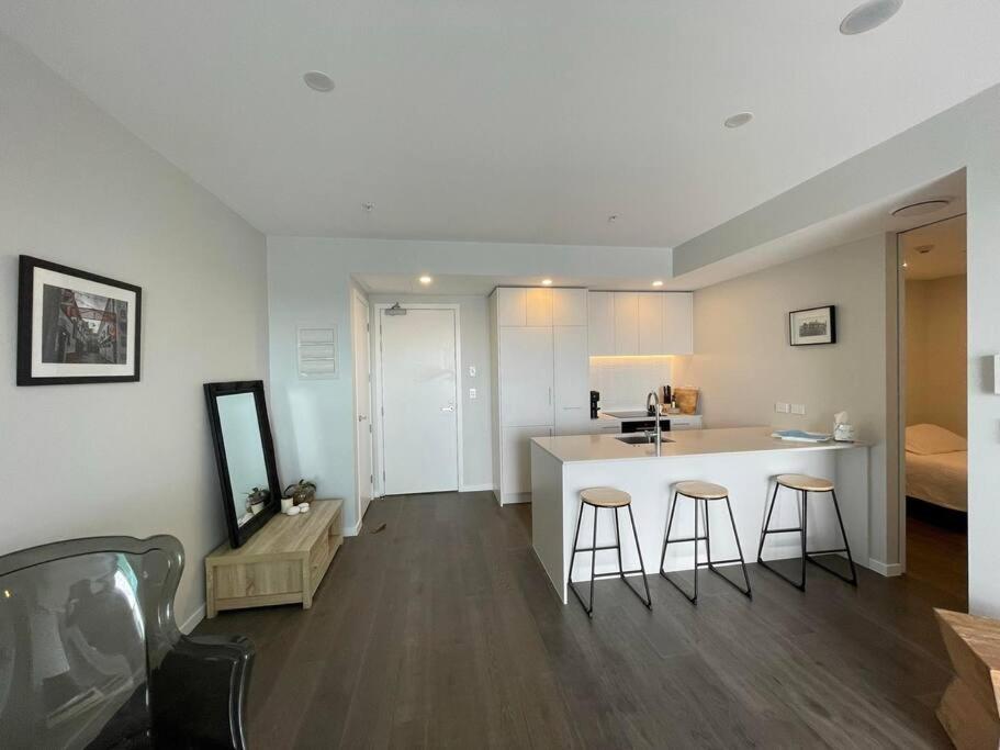 No 1 Location In Mt Eden! *