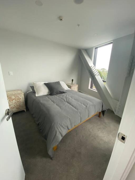 Apartment No 1 Location In Mt Eden! *