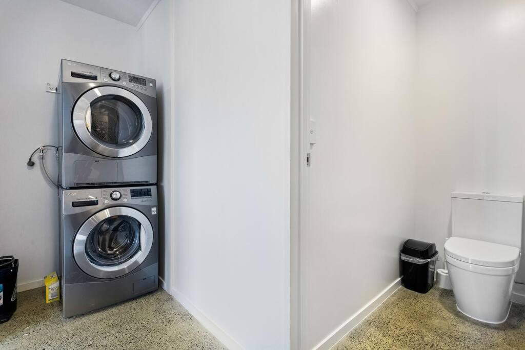 Awesome Designer 3br In The Heart Of Manukau Auckland