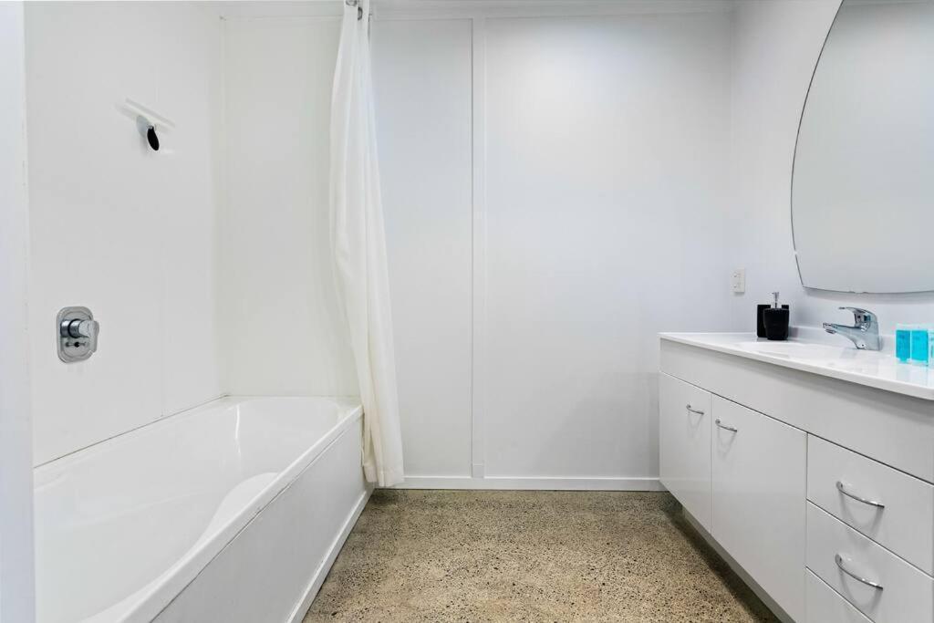 Awesome Designer 3br In The Heart Of Manukau