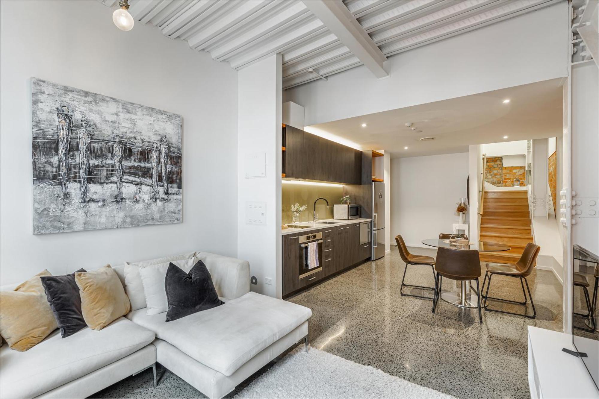 Modern Downtown In The Heart Of Cbd Walk Everywhere Apartment