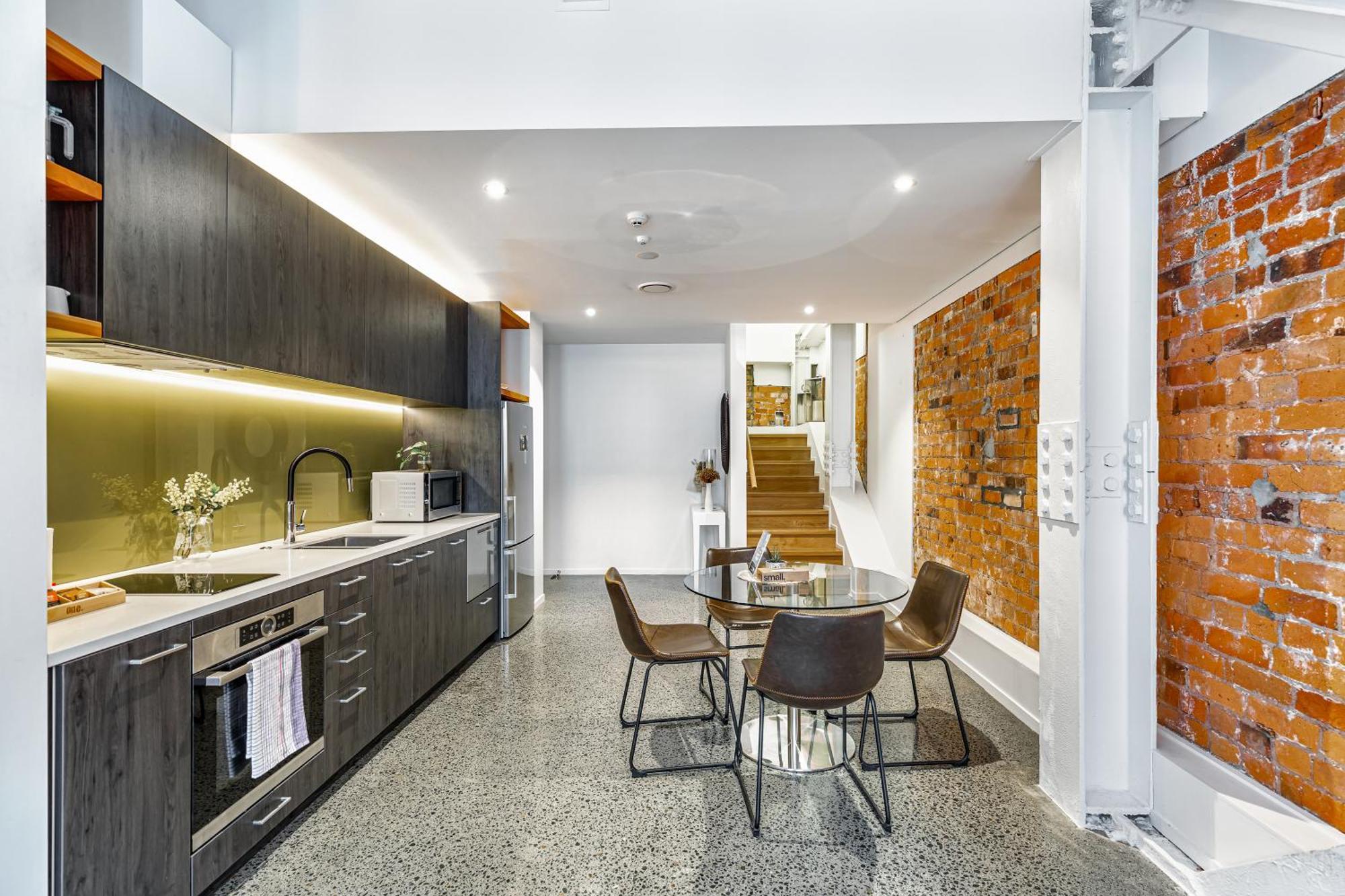 Modern Downtown In The Heart Of Cbd Walk Everywhere Apartment