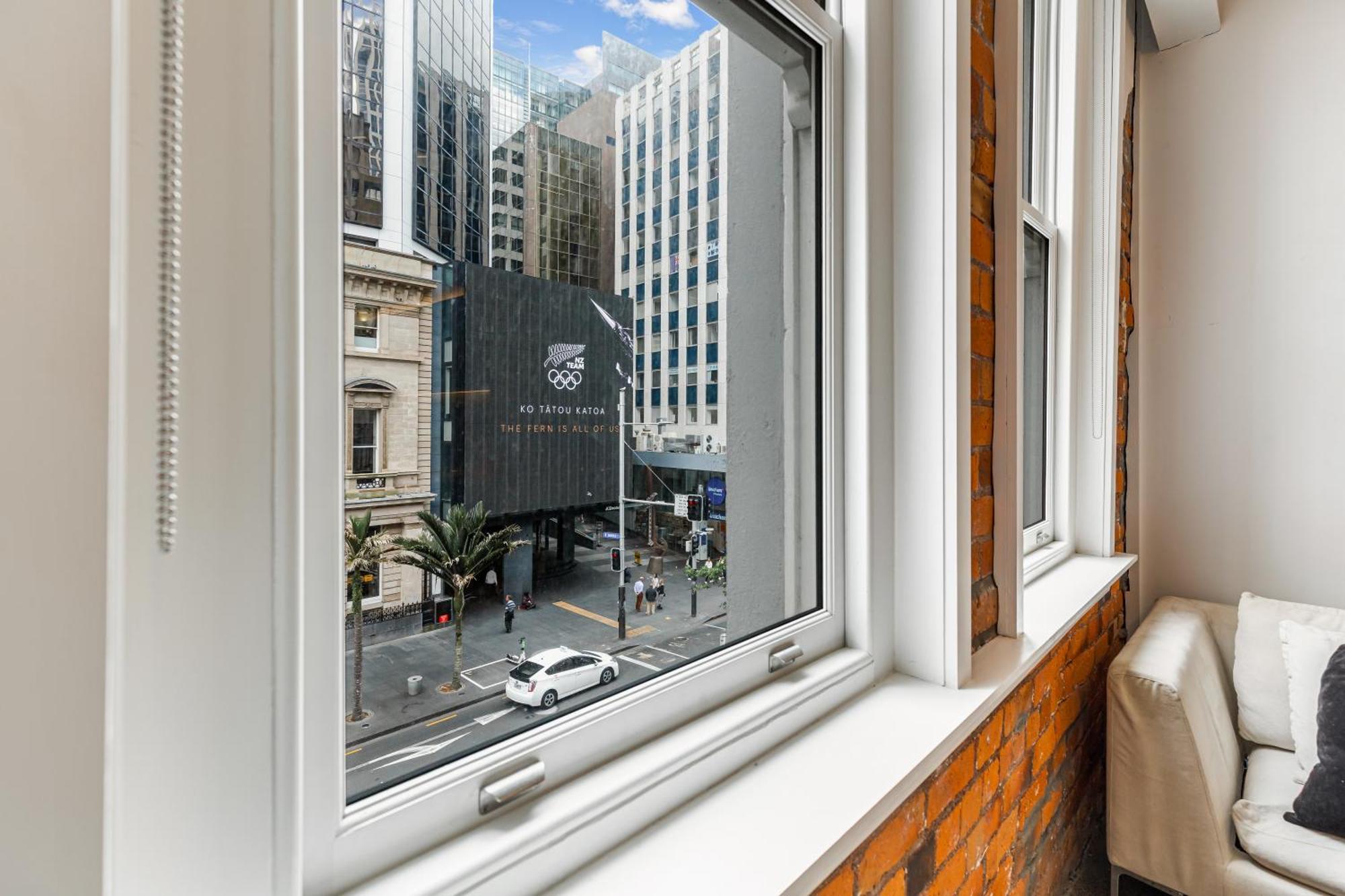 Apartment Modern Downtown In The Heart Of Cbd Walk Everywhere *