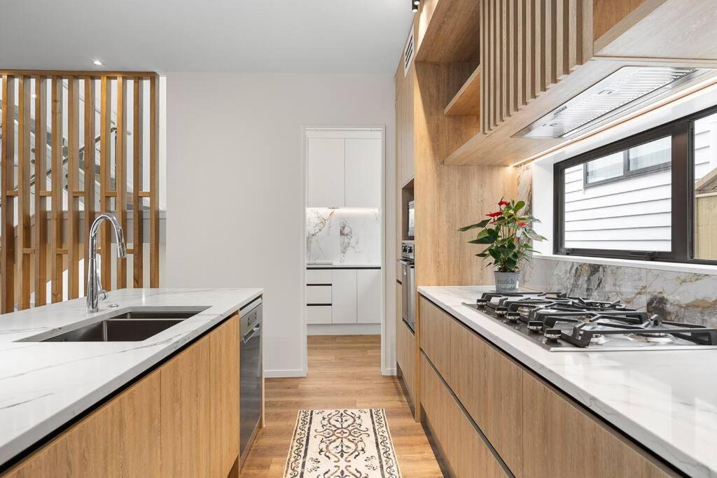 Greenstead Retreat 11 Beds, 8 Bedrooms, 5 Baths Holiday home