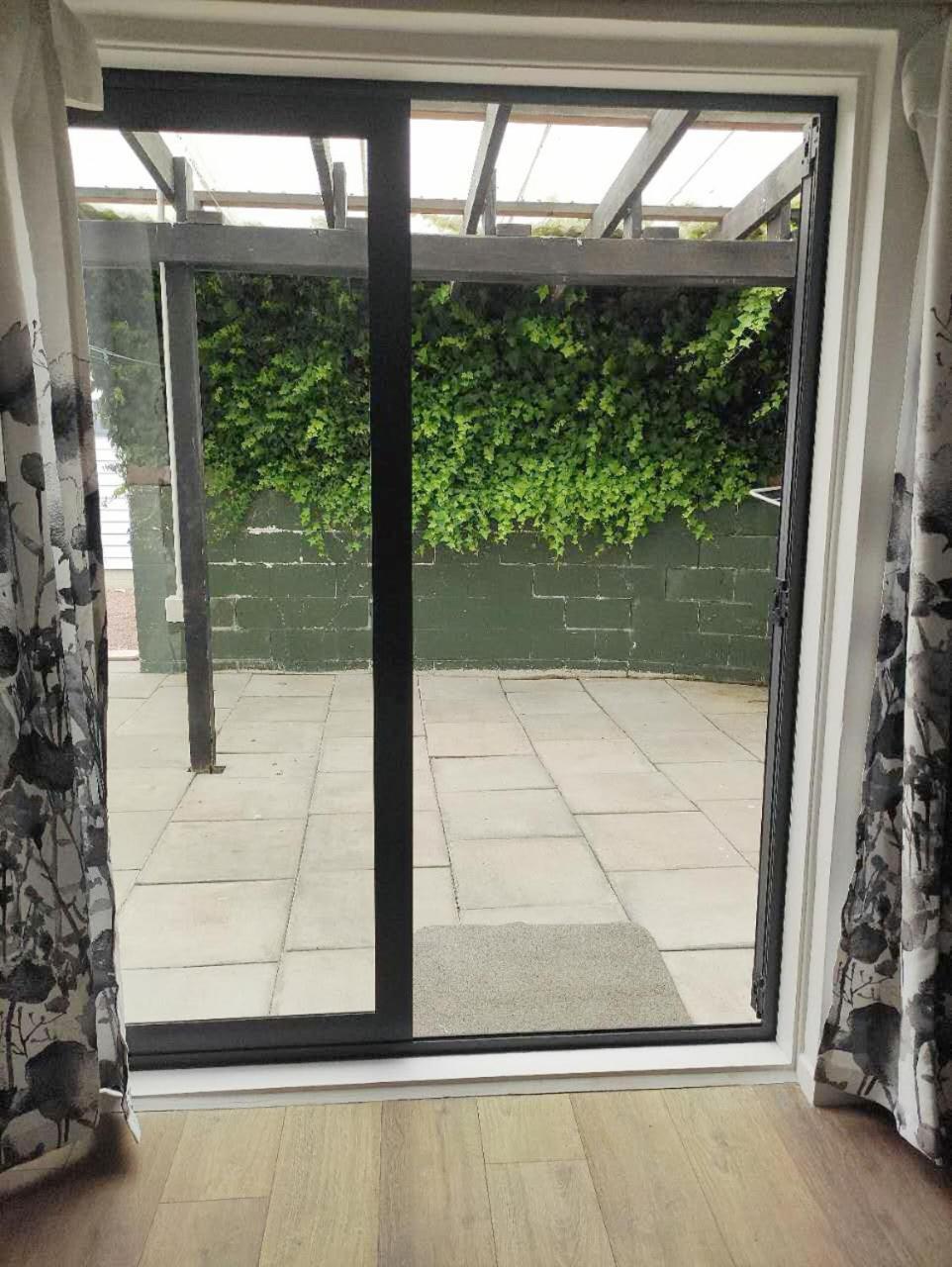 Spacious Escape In Fairview, Free Wifi, Coffee ,tea And Parking ,private Bathroom Near Albany Mall And Highway * Auckland