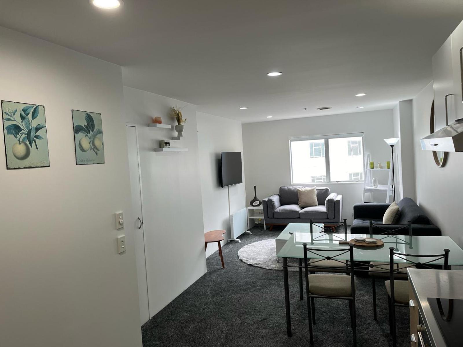 2br Newly Renovated W Free Parking Auckland
