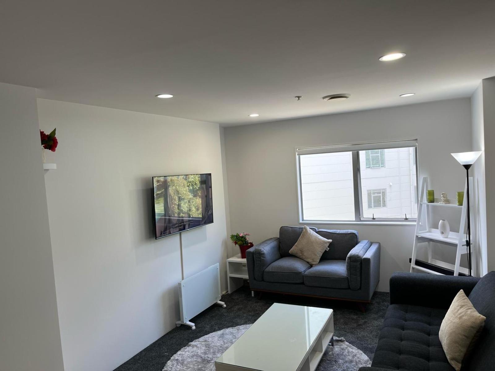 2br Newly Renovated W Free Parking
