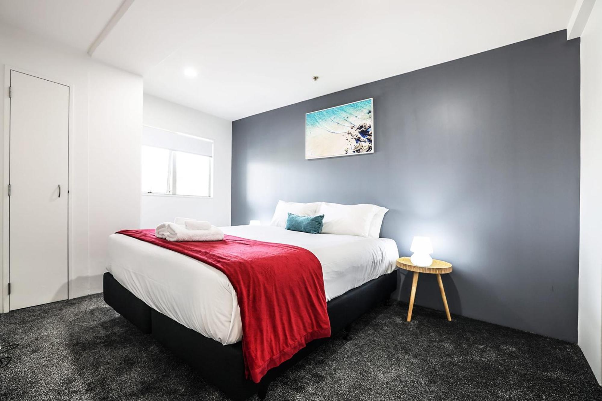 2br Newly Renovated W Free Parking *