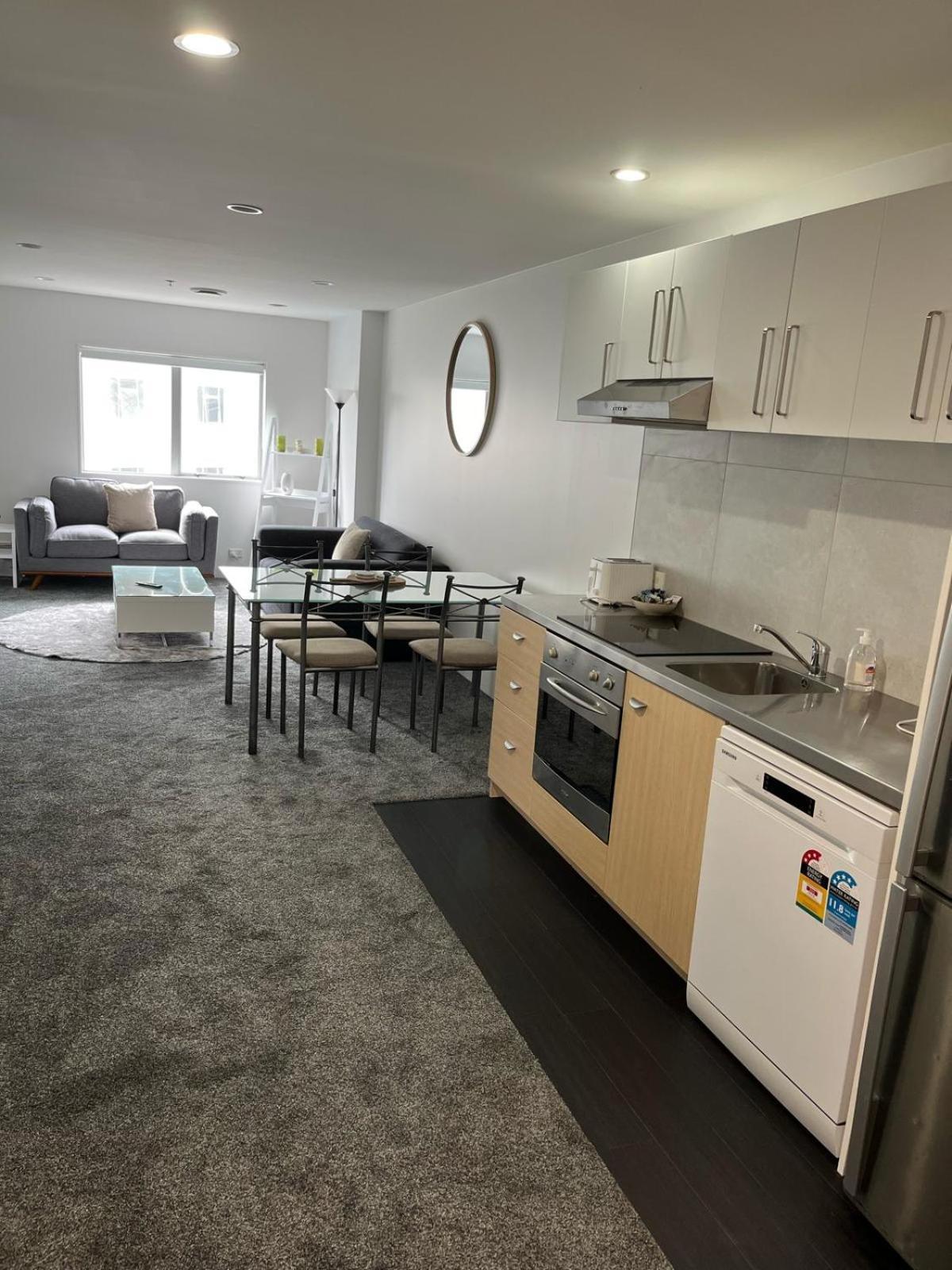 2br Newly Renovated W Free Parking *