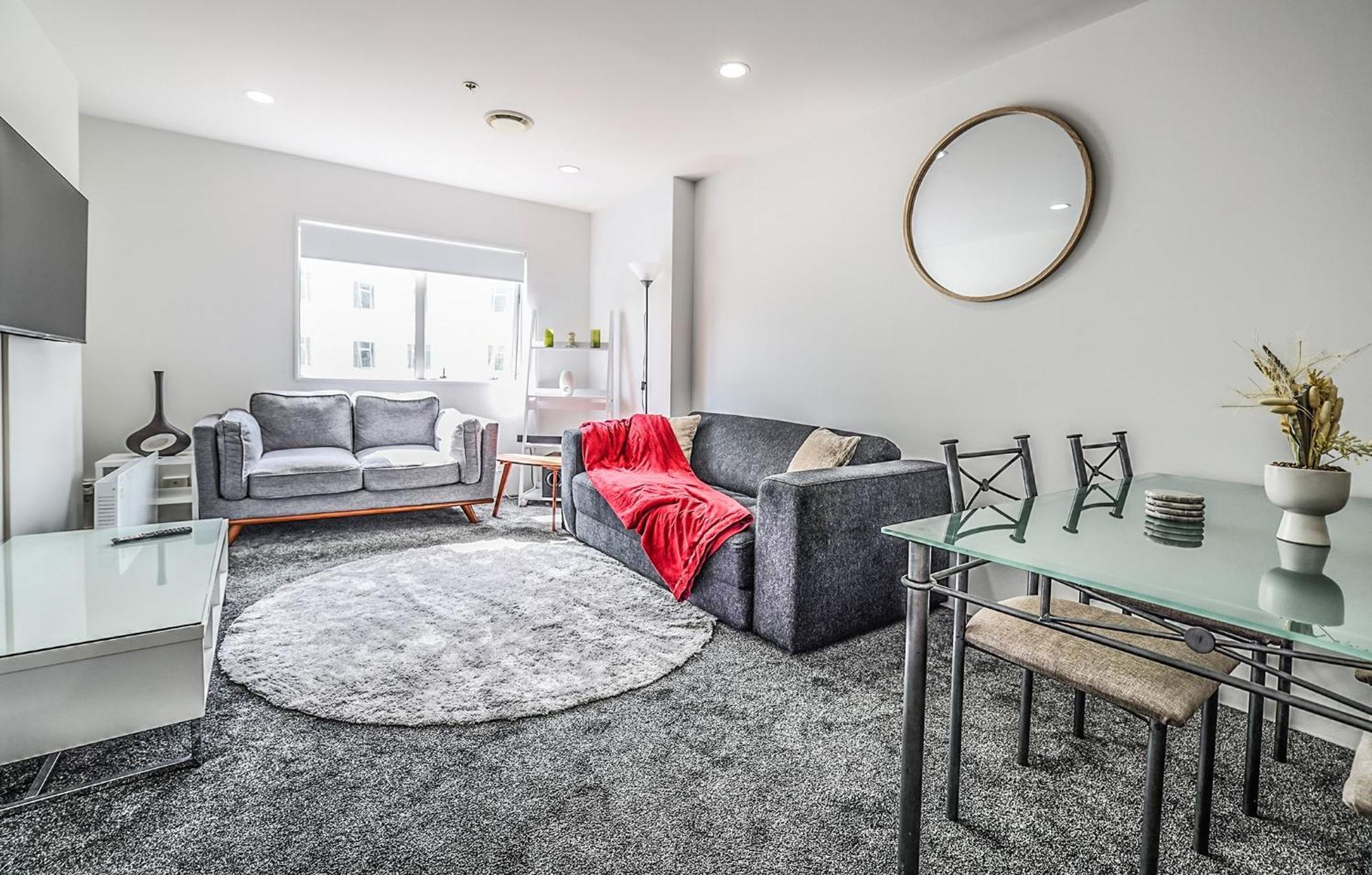 2br Newly Renovated W Free Parking * Auckland