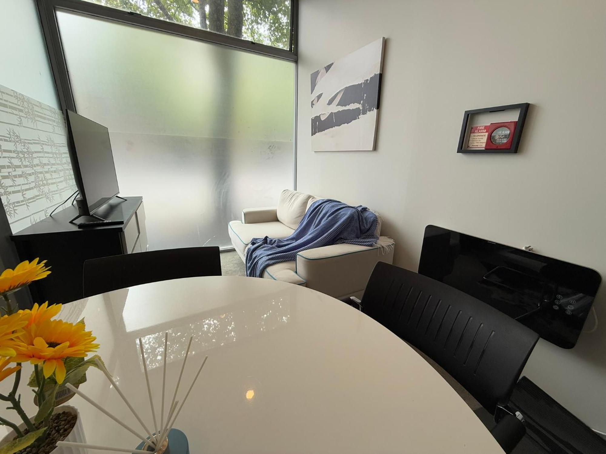 Sky Stars 2b1b Family With In Akl Cbd With Free Parking Auckland