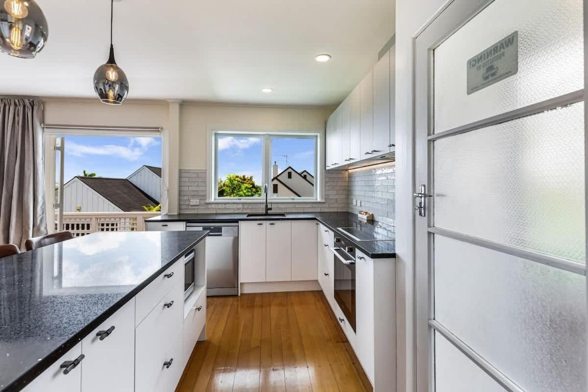 Holiday home Serene 2br In Meadowbank W Balcony & Parking