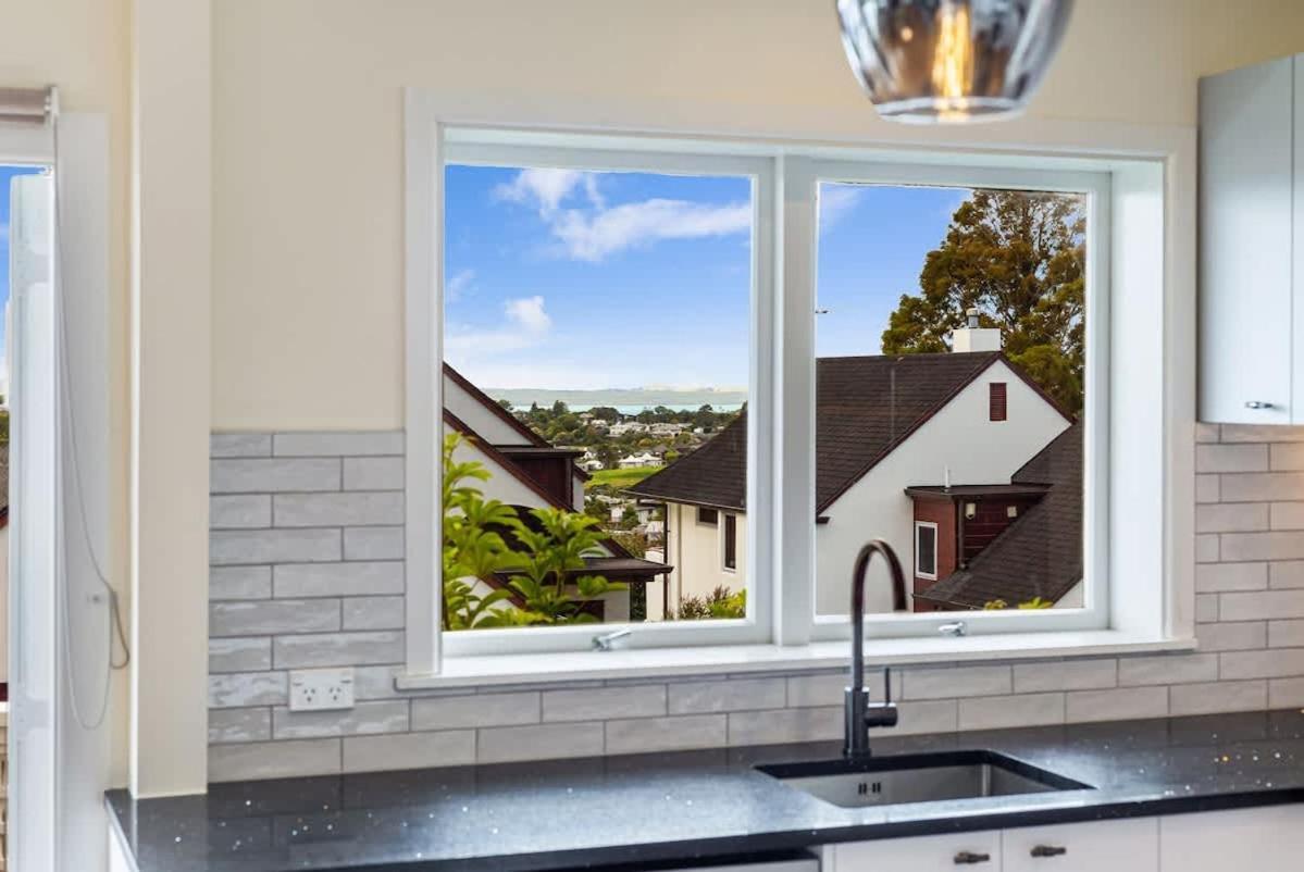 Holiday home Serene 2br In Meadowbank W Balcony & Parking Auckland