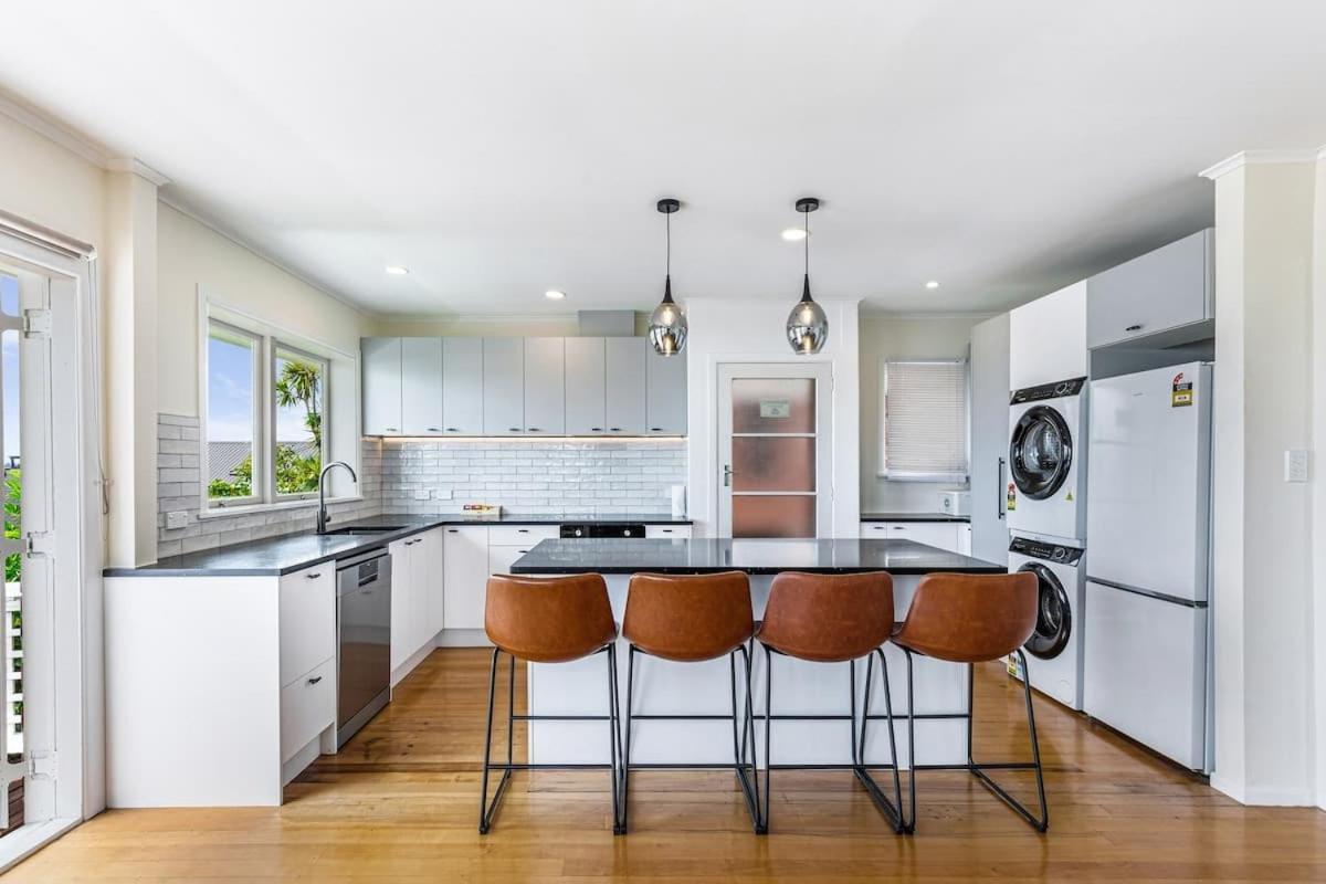 Serene 2br In Meadowbank W Balcony & Parking *