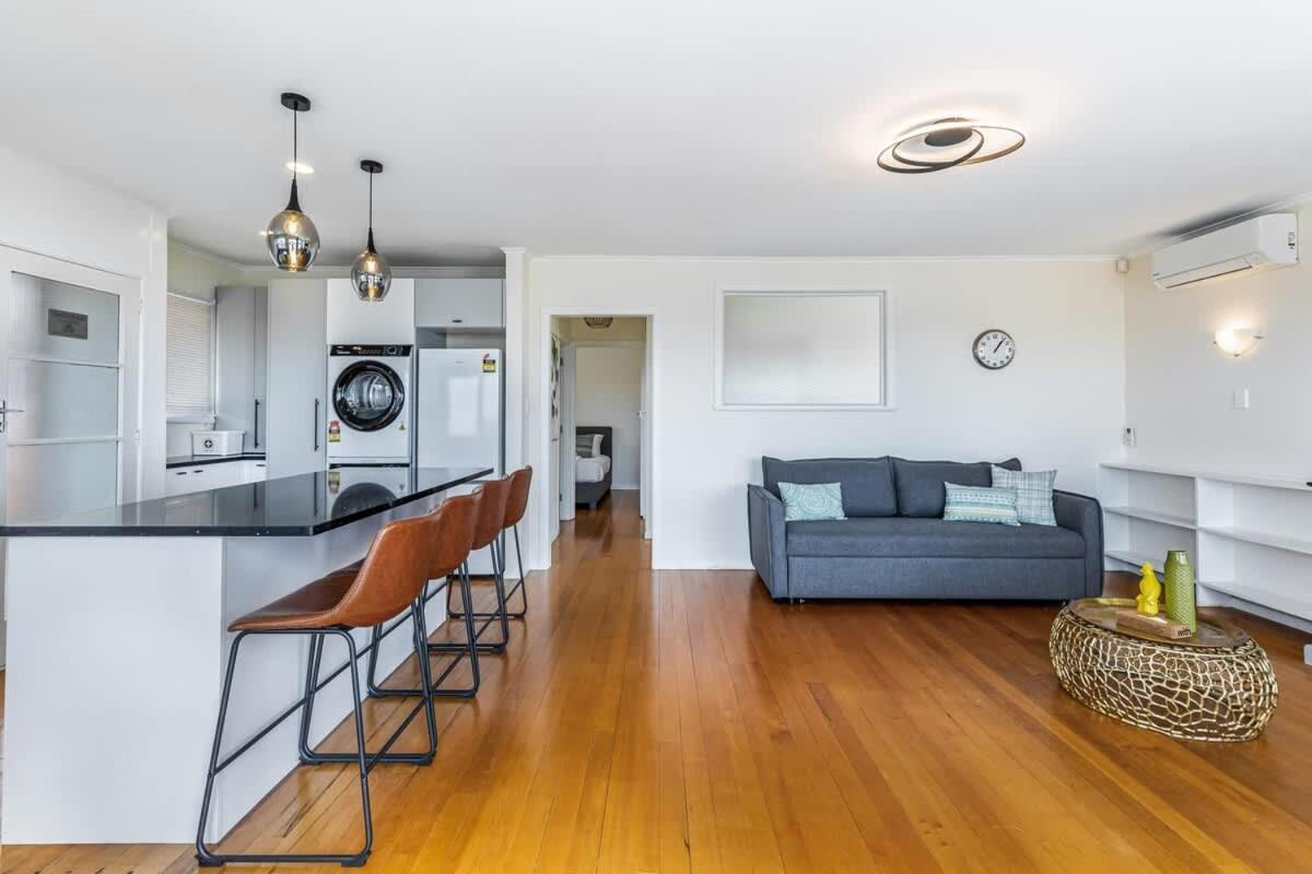 Holiday home Serene 2br In Meadowbank W Balcony & Parking