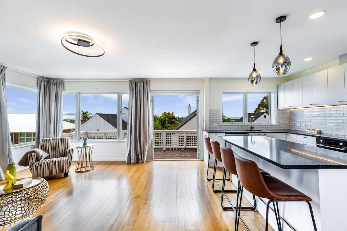 Serene 2br In Meadowbank W Balcony & Parking Holiday home *