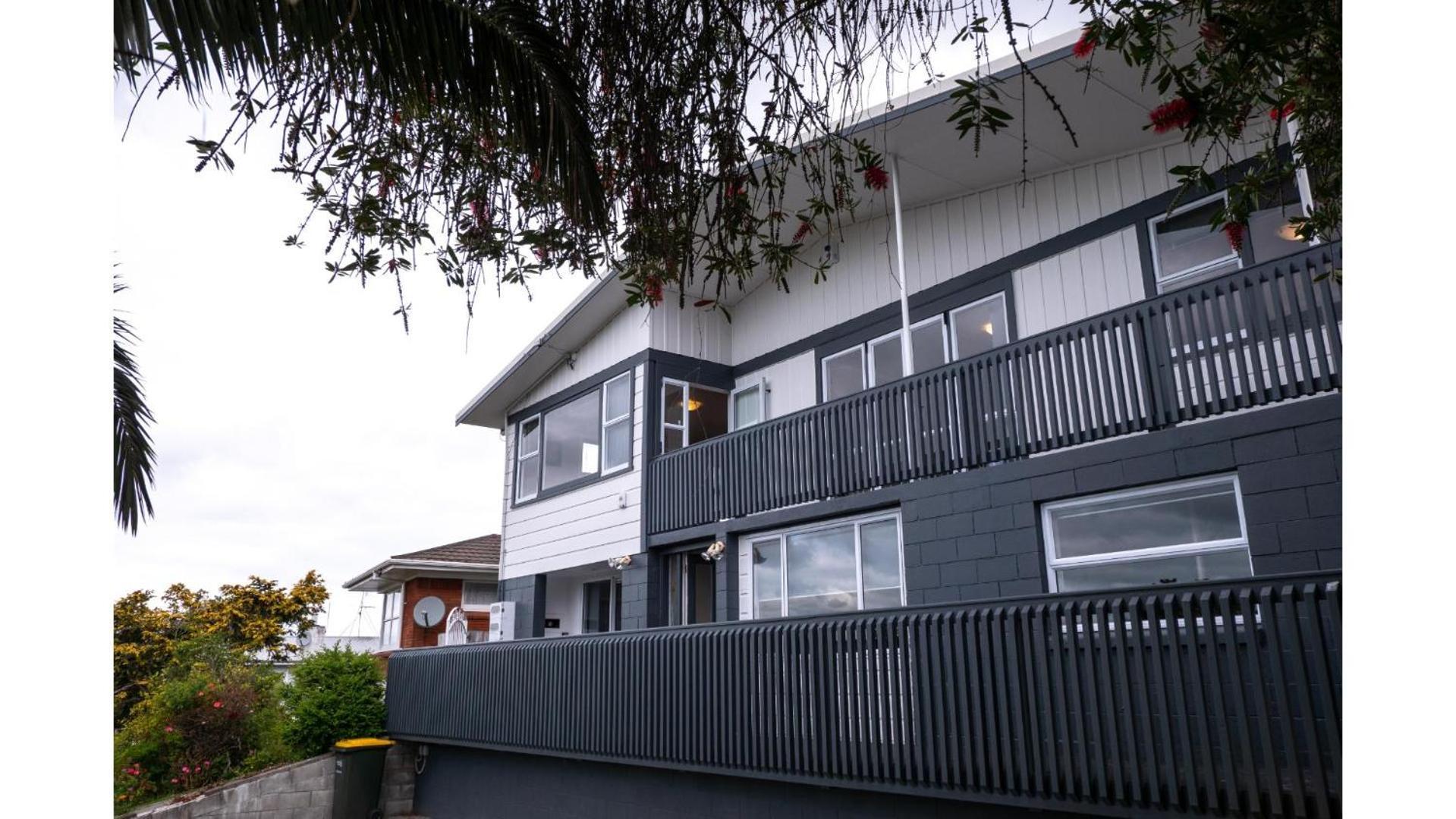 3 Bed Downstairs House With Private Entrance Holiday home *