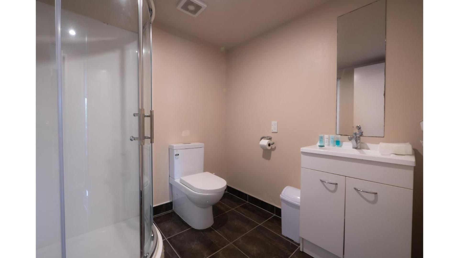 Holiday home 3 Bed Downstairs House With Private Entrance Auckland
