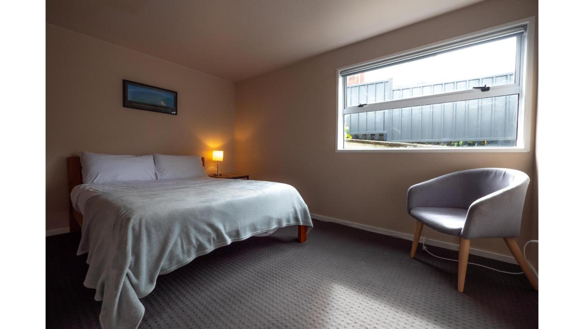 3 Bed Downstairs House With Private Entrance Holiday home Auckland