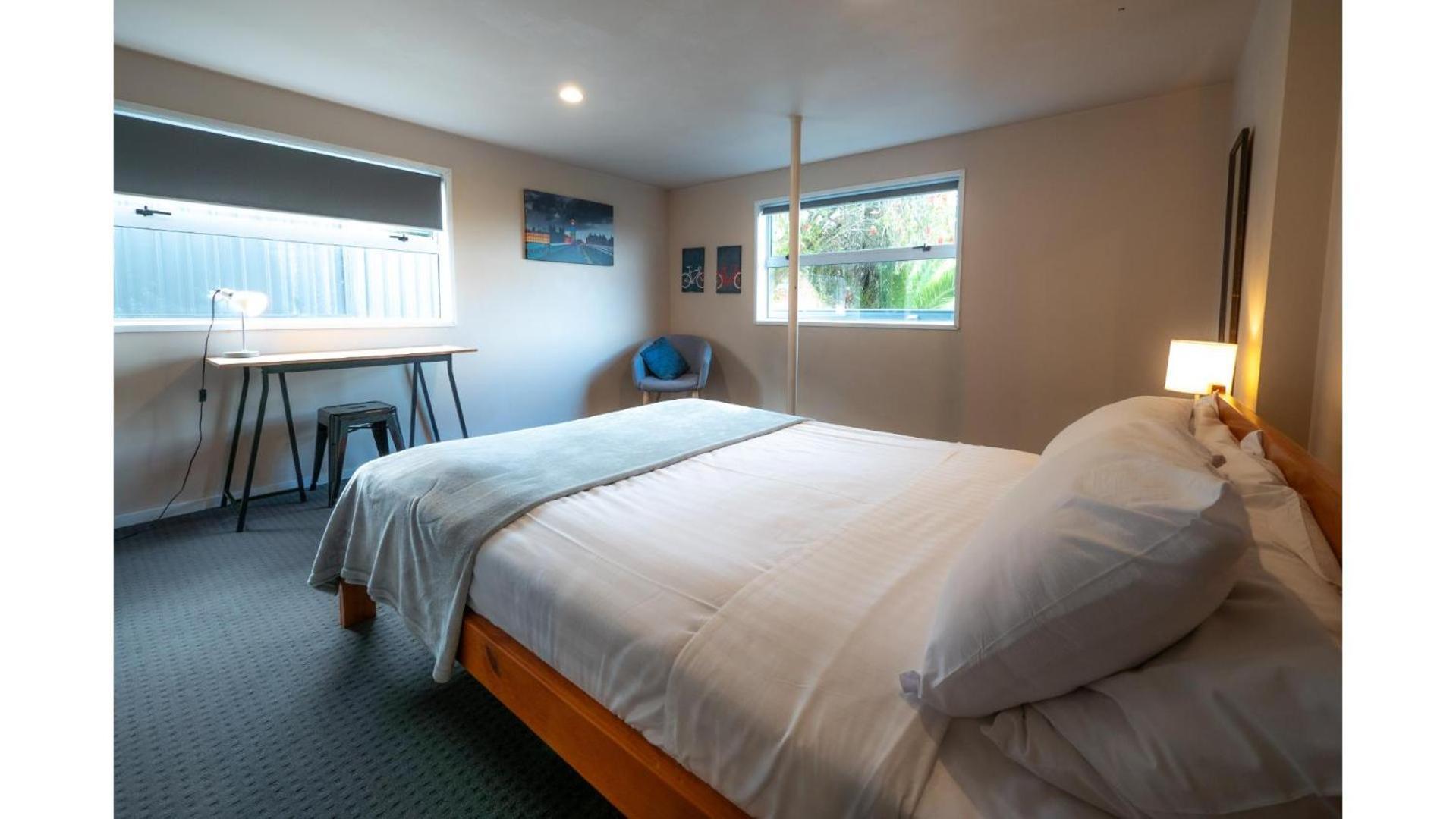 3 Bed Downstairs House With Private Entrance Auckland