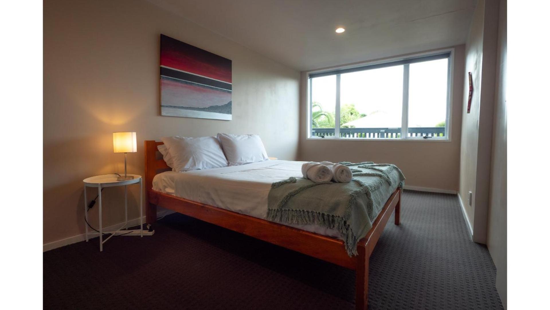 3 Bed Downstairs House With Private Entrance Auckland