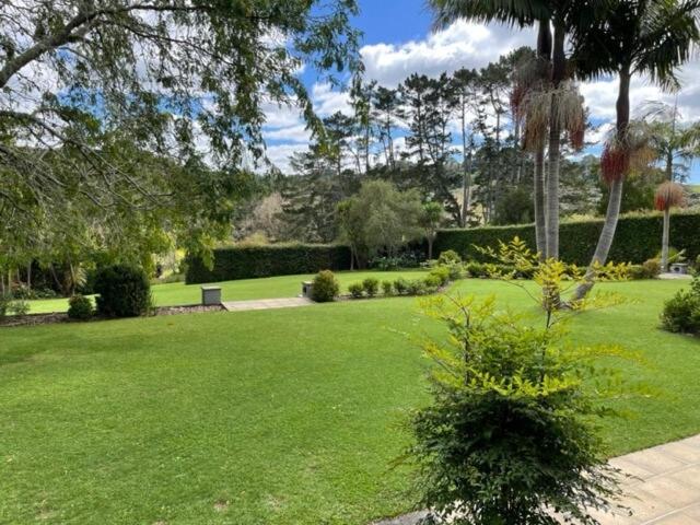 Country Escape With Tennis Court Auckland