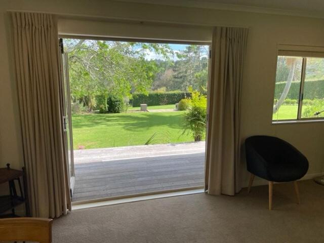 Country Escape With Tennis Court Apartment Auckland