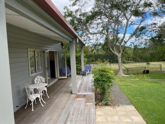Country Escape With Tennis Court Apartment Auckland