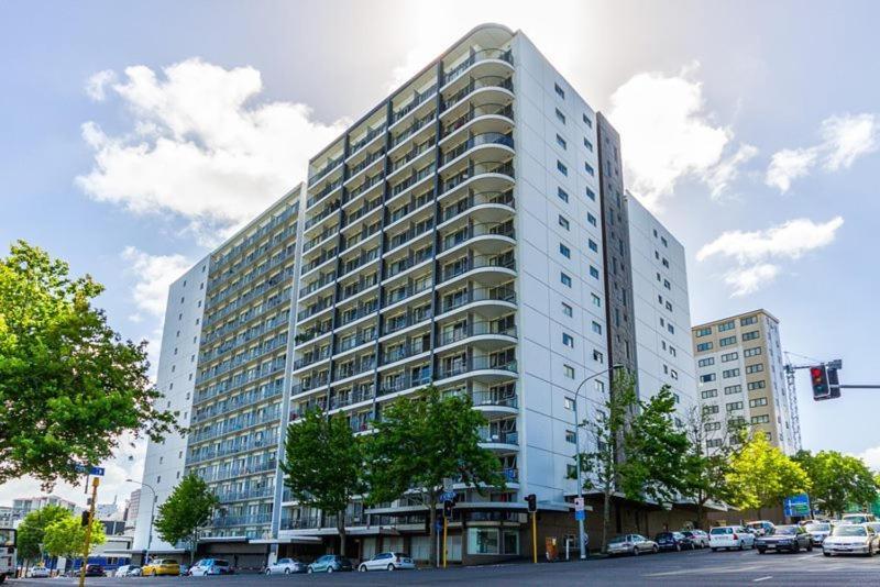 Cbd Spacious 2 Bedrooms