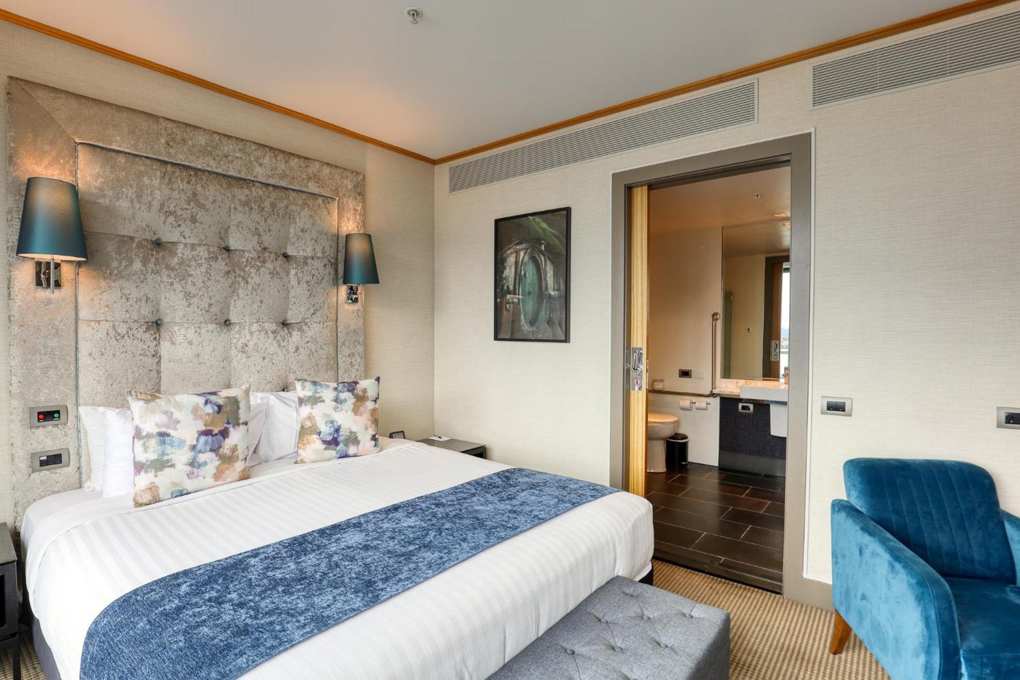 Marsden Viaduct Hotel 4*