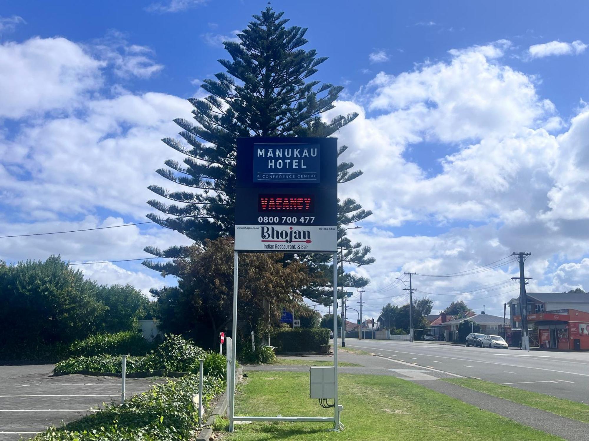 Manukau & Conference Centre Hotel 3*