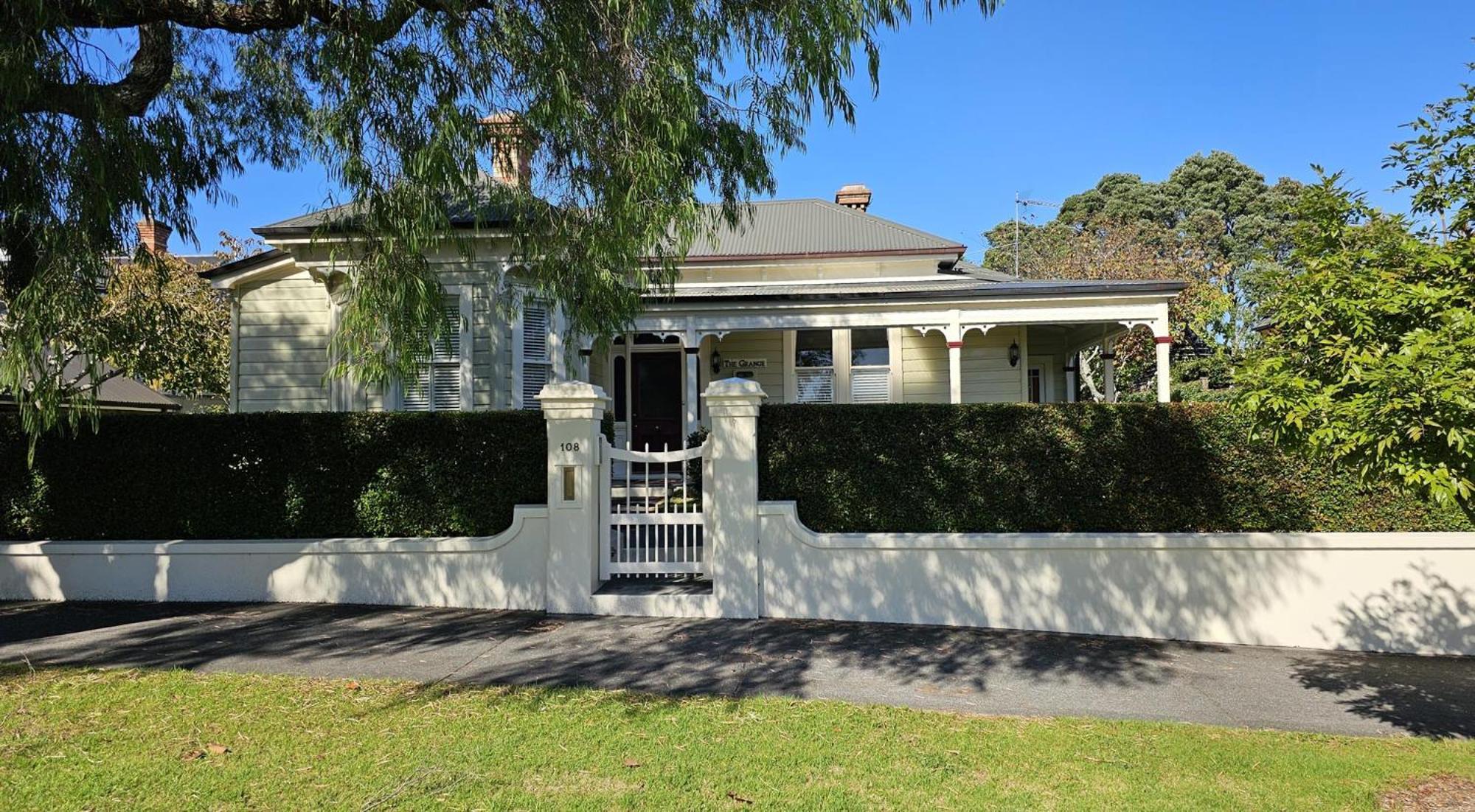 The Grange Bed & Breakfast Auckland
