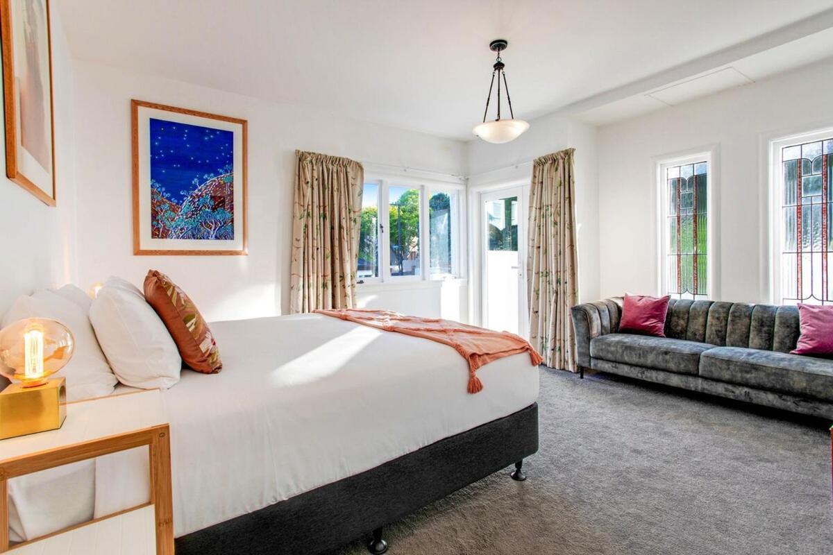 Artist Retreat Stunning Views 2br 2ba Free Park Auckland