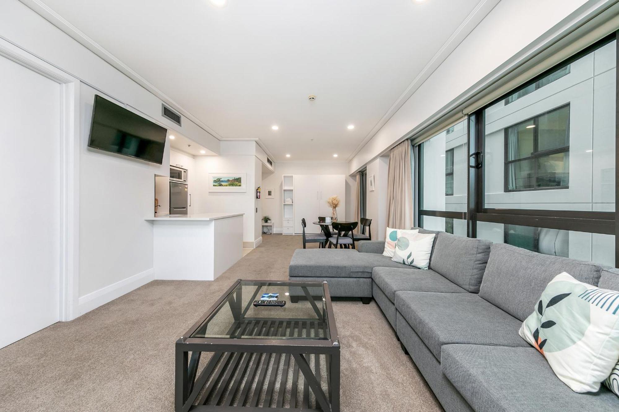 Fabulous Corner W/ Dazzling Harbour View *