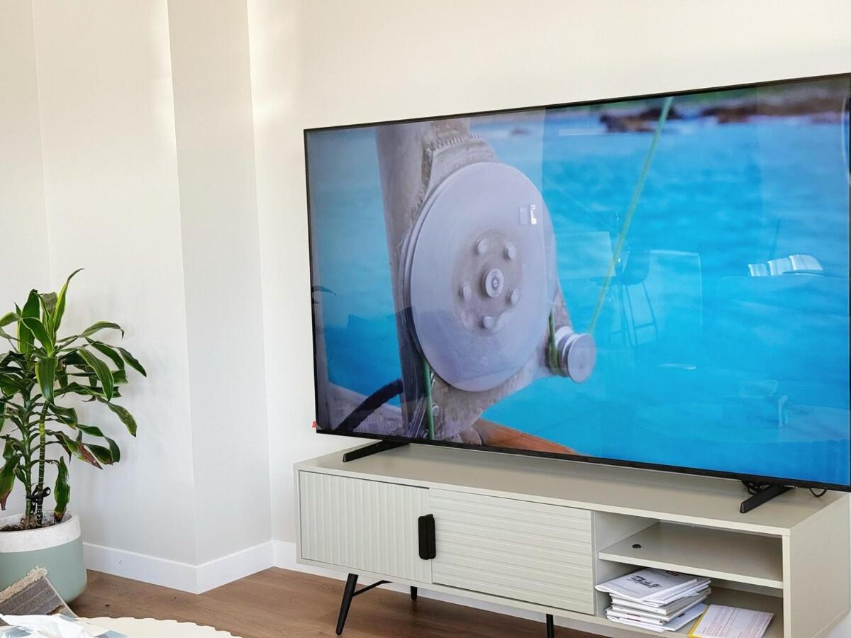 Brand-new Luxury 5 Bedroom House In Epsom