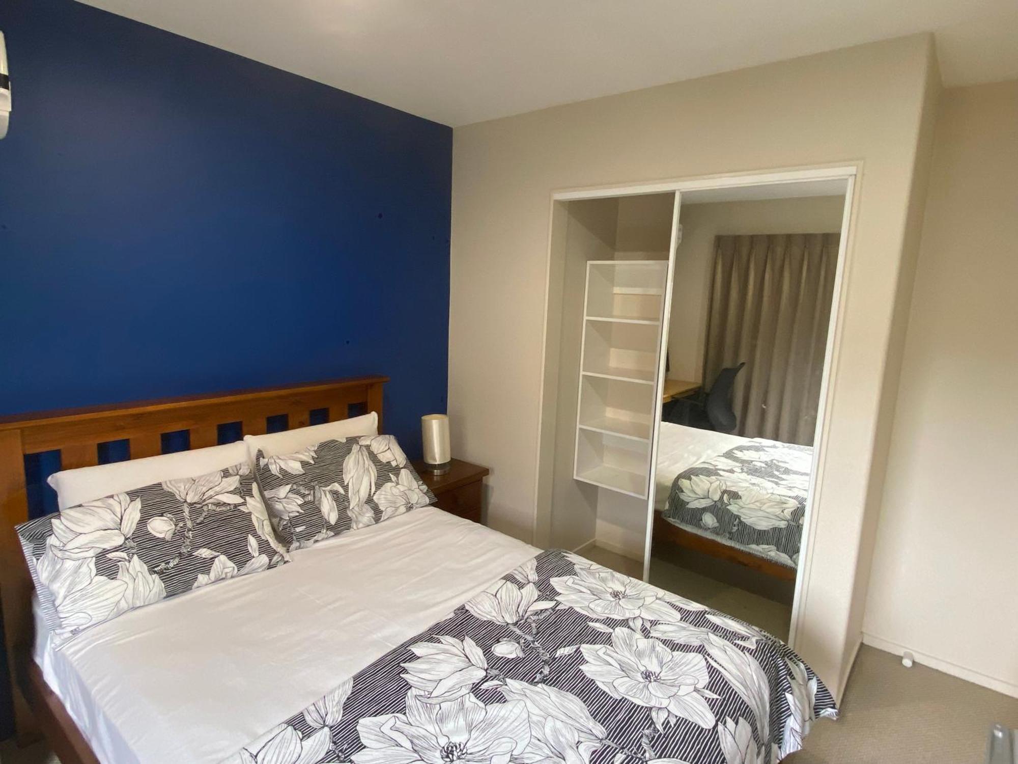 Self Contained In Hillsborough Auckland
