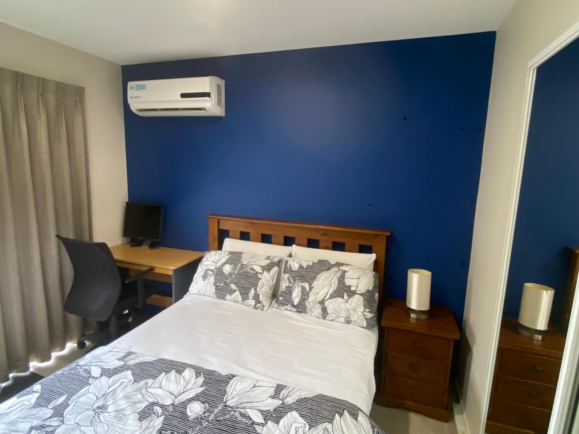 Self Contained In Hillsborough * Auckland