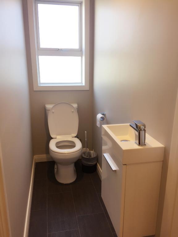 Modern In Convenient Location * Auckland