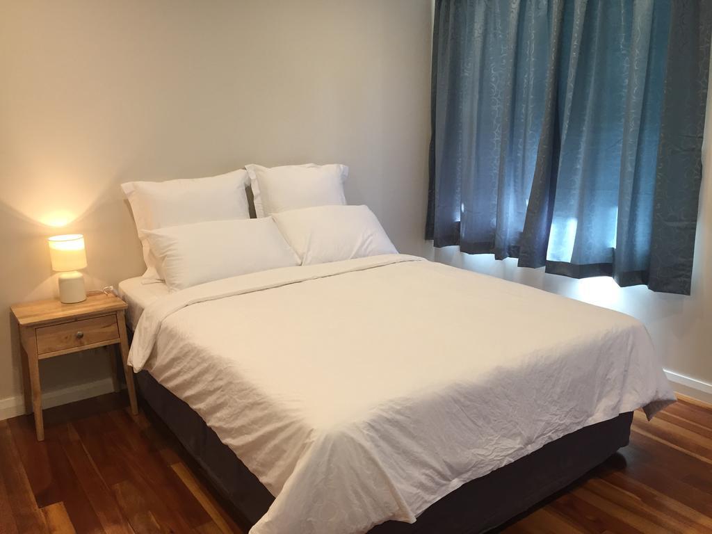 Modern In Convenient Location Holiday home *