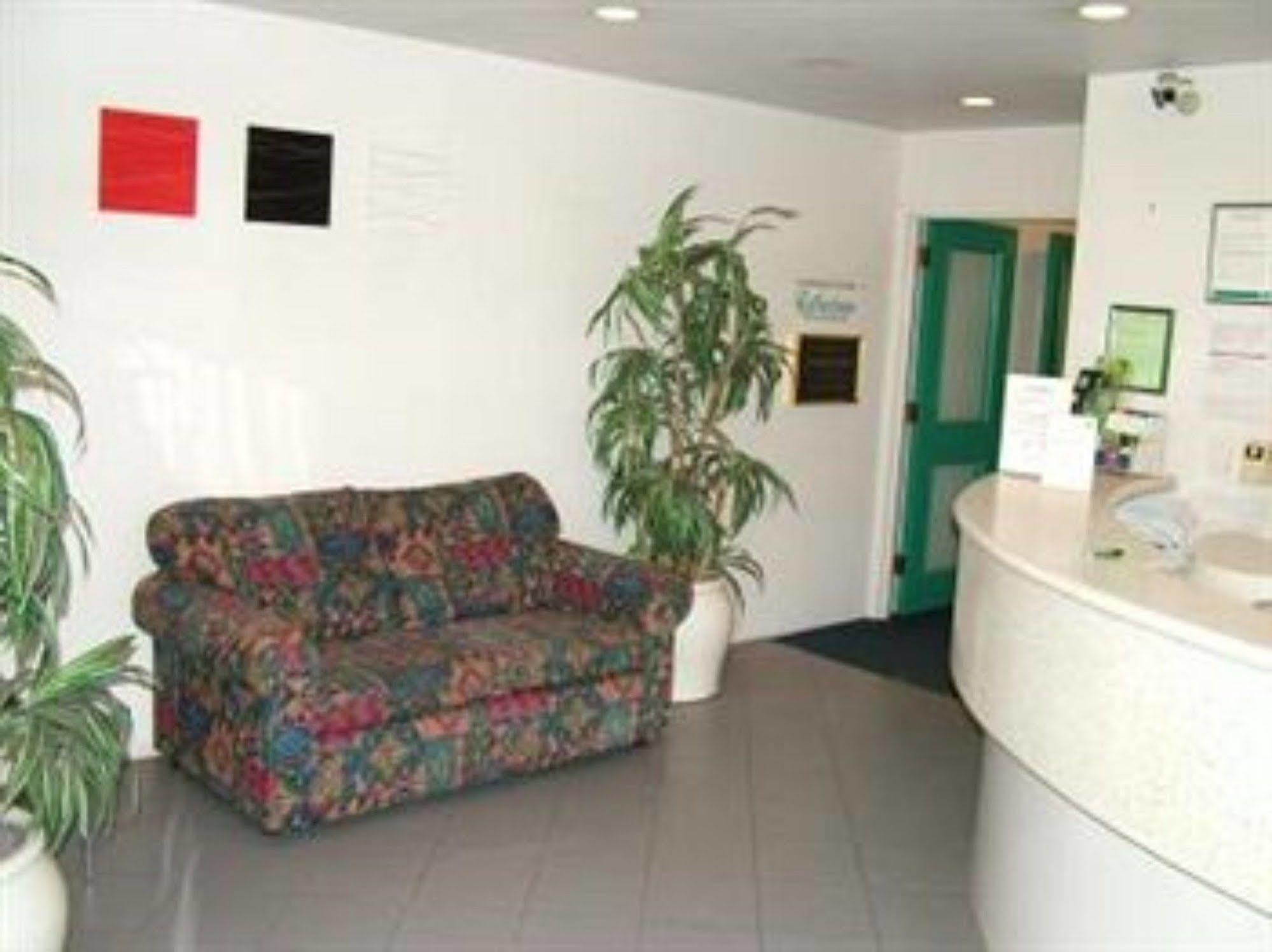 Carnmore Takapuna 4*