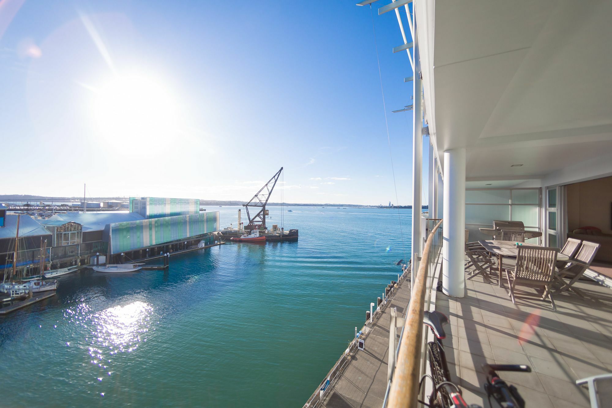 Stunning At Princes Wharf Apartment