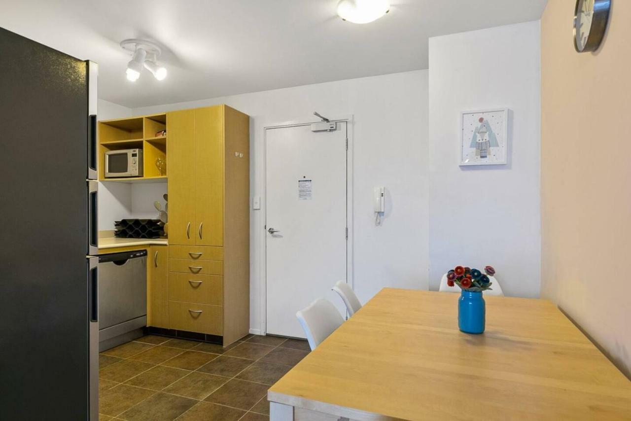Wonderful In Quiet Cbd Neighbourhood! Apartamento