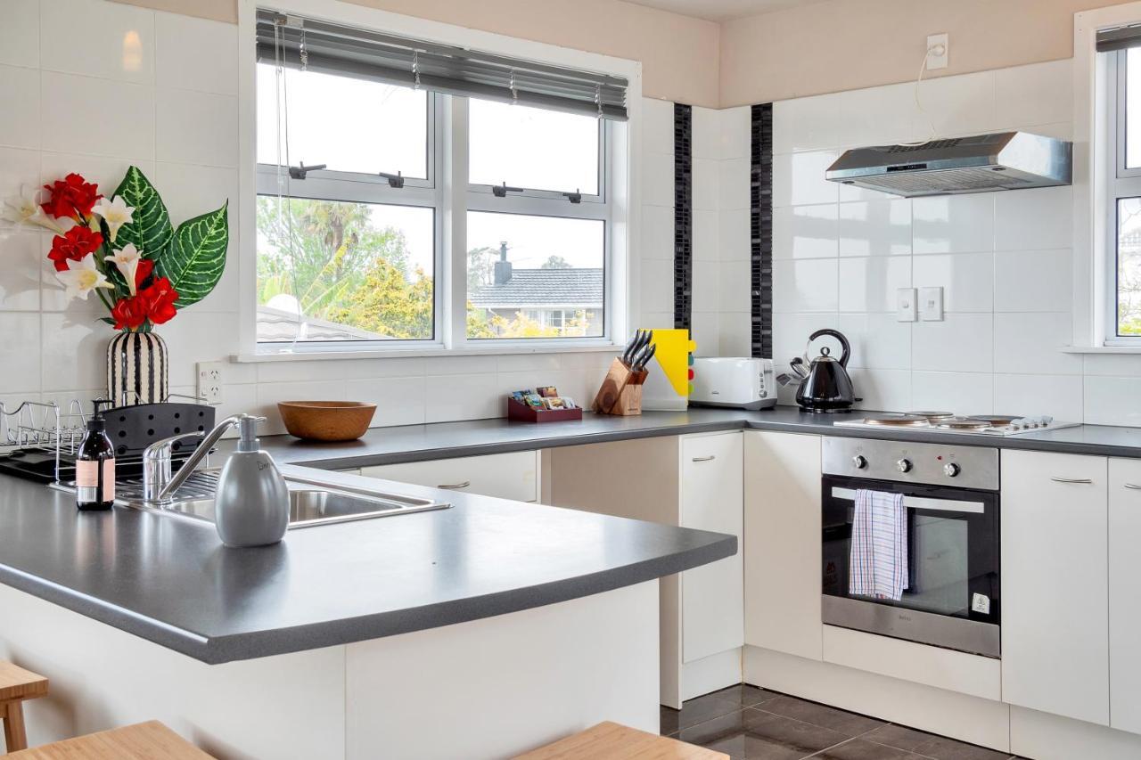 Fabulous Three Bedroom In Pakuranga * Auckland