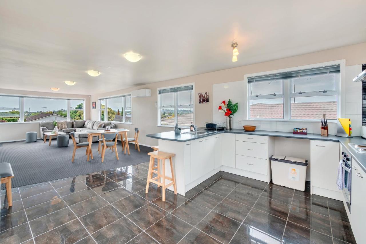 Fabulous Three Bedroom In Pakuranga