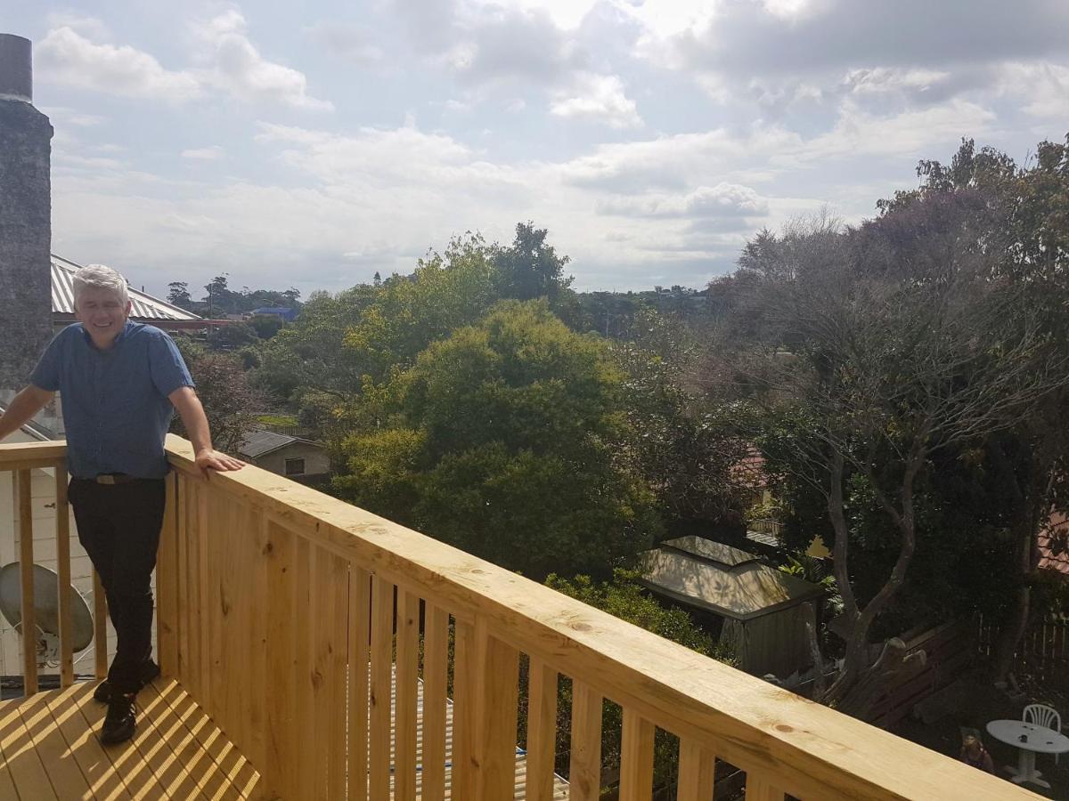 Budget * Auckland