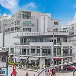 Princes Wharf - Spectacular Harbour View Penthouse
