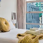 Cosy At The Cambridge Apt With Wi-Fi And Netflix