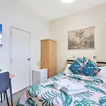 Oasis Studio In City Central - Aircon And Free Wifi