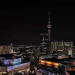 Spectacular Views 2 Bedroom Apartment In Auckland Cbd