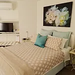 Parnell Garden Suite